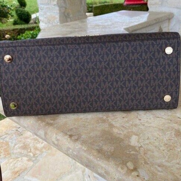 Hamilton Shoulder Bag - Picture 4 of 4